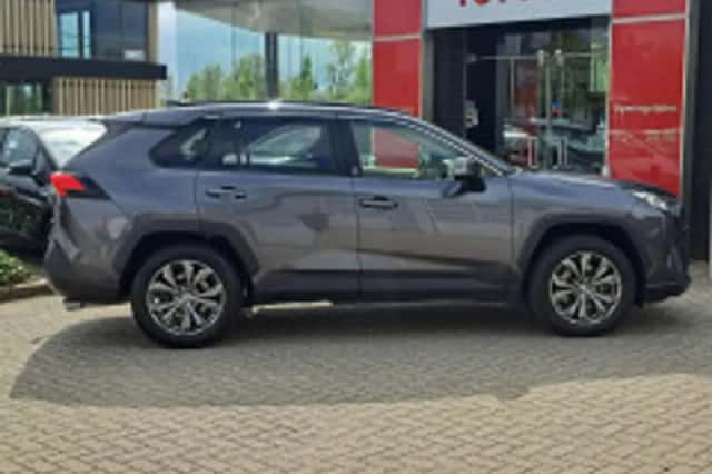 Toyota RAV4 (2022) thumbnail 4
