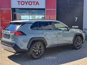 Toyota RAV4 (2022) thumbnail 8