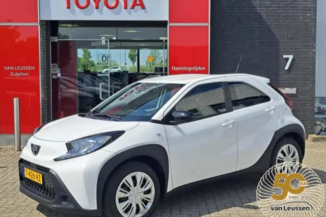 Toyota Aygo (2023) thumbnail 1