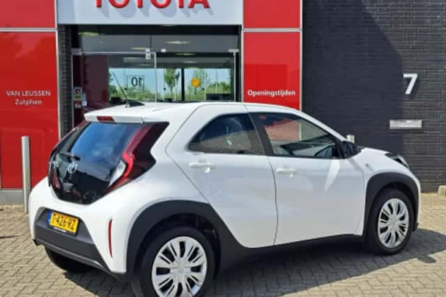 Toyota Aygo (2023) thumbnail 2