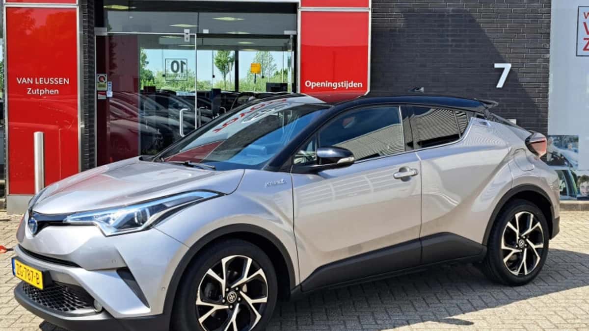 Toyota C hr (2019) — foto 1