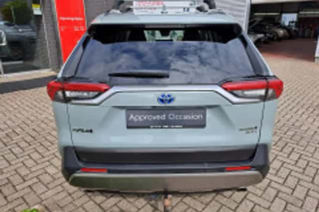 Toyota RAV4 (2023) thumbnail 4