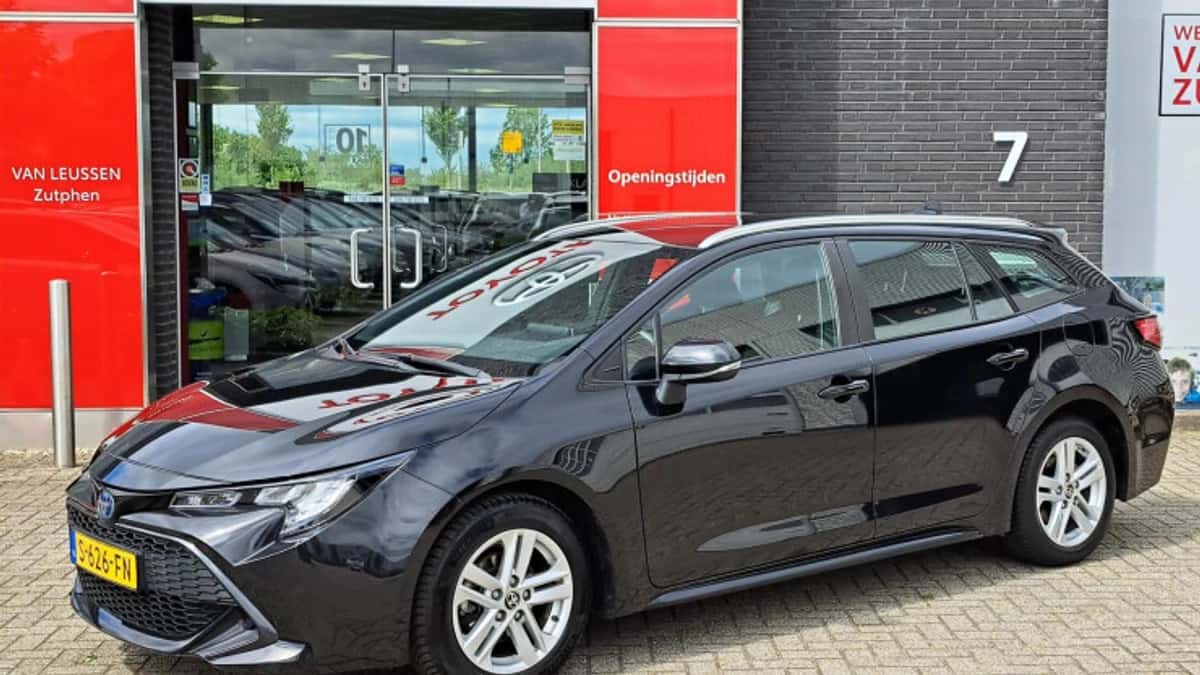 Toyota Corolla (2023) — foto 1