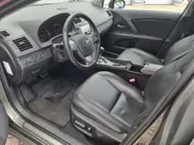 Toyota Avensis (2011) thumbnail 16