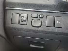Toyota Avensis (2011) thumbnail 21