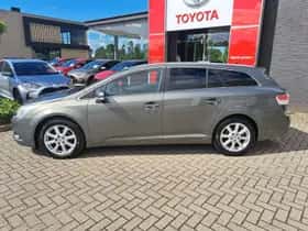 Toyota Avensis (2011) thumbnail 9