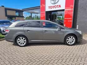 Toyota Avensis (2011) thumbnail 10