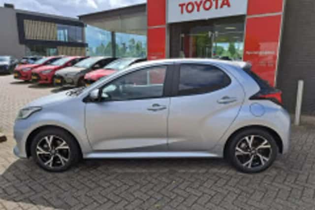 Toyota Yaris (2025) thumbnail 4
