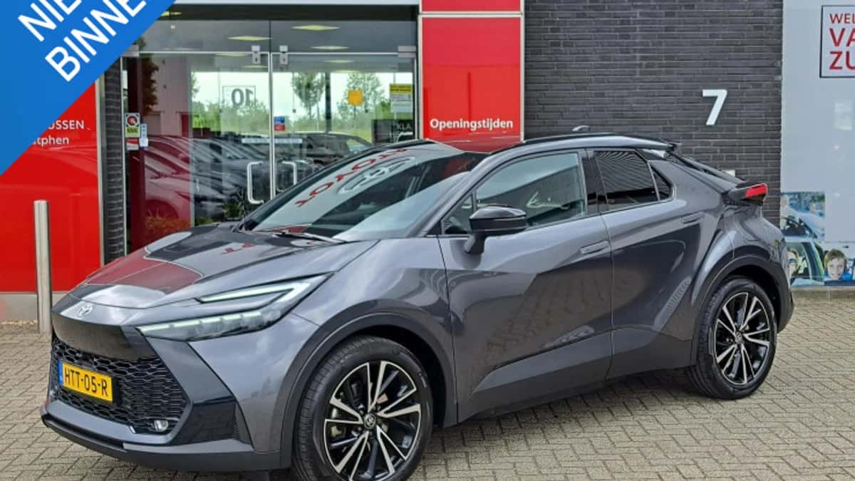 Toyota C hr (2025) — foto 1