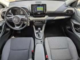 Toyota Yaris (2022) thumbnail 2
