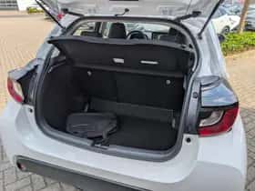 Toyota Yaris (2022) thumbnail 16