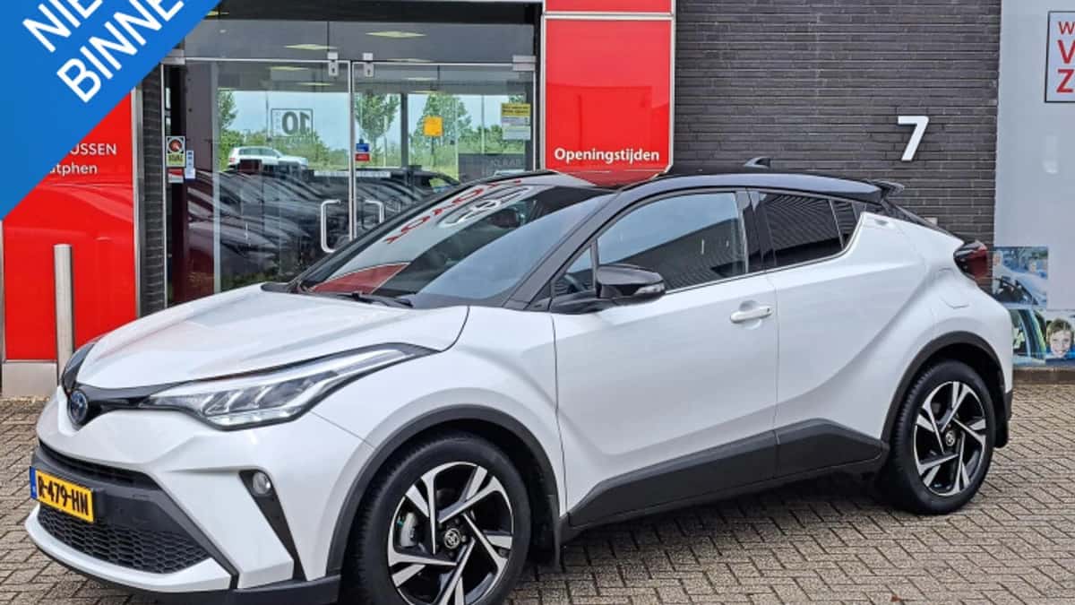 Toyota C hr (2022) — foto 1