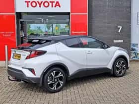 Toyota C hr (2022) thumbnail 2