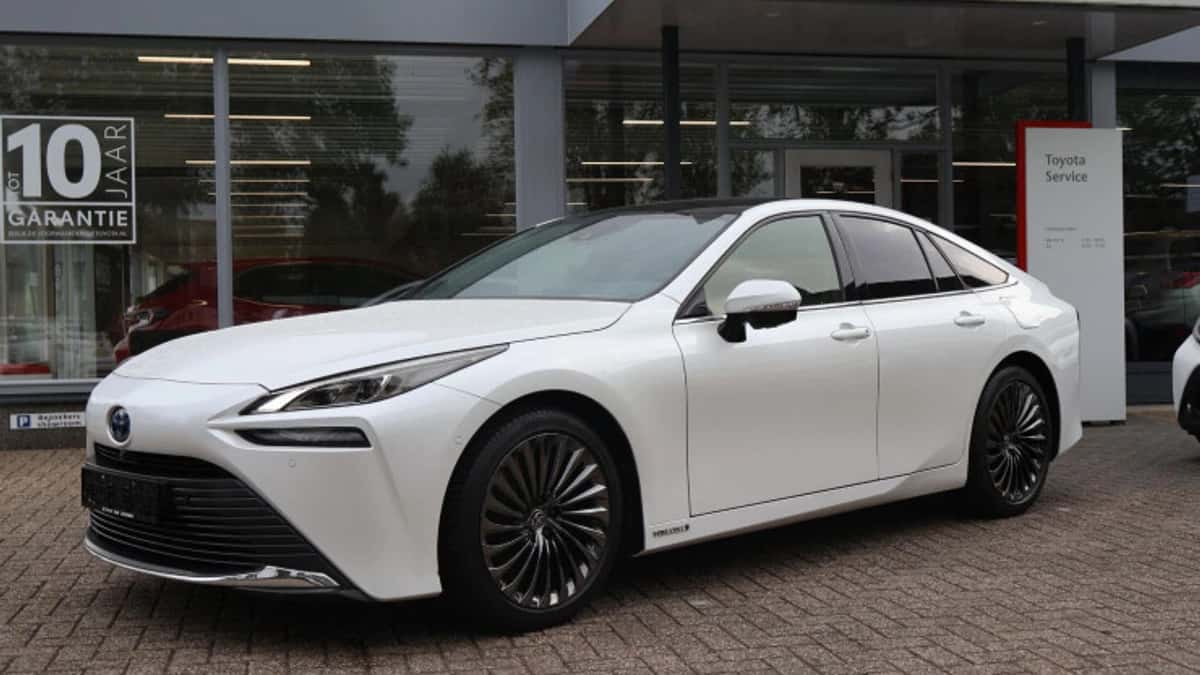 Toyota Mirai (2022) — foto 1