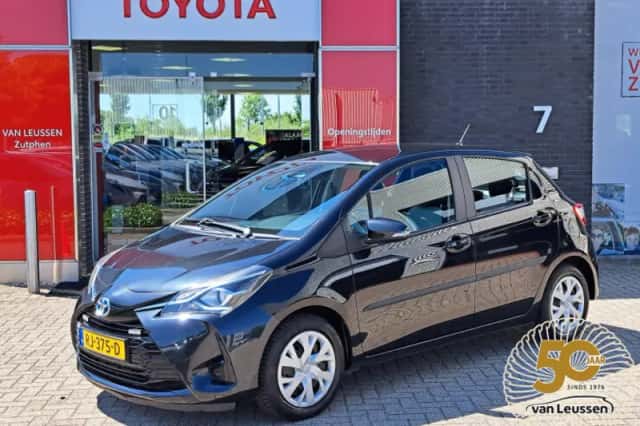 Toyota Yaris (2018) thumbnail 1