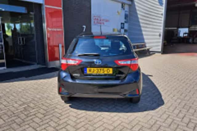 Toyota Yaris (2018) thumbnail 4