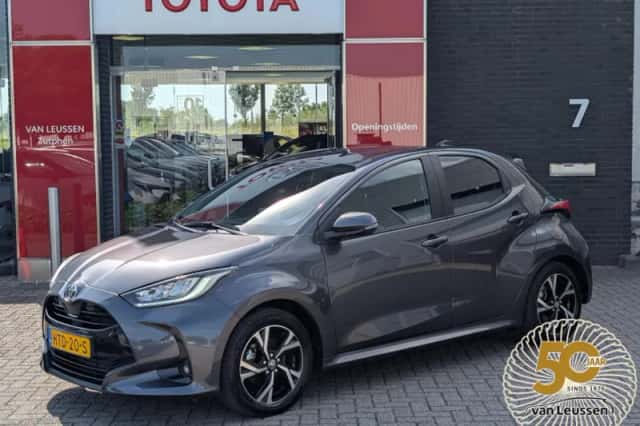 Toyota Yaris (2025) thumbnail 1