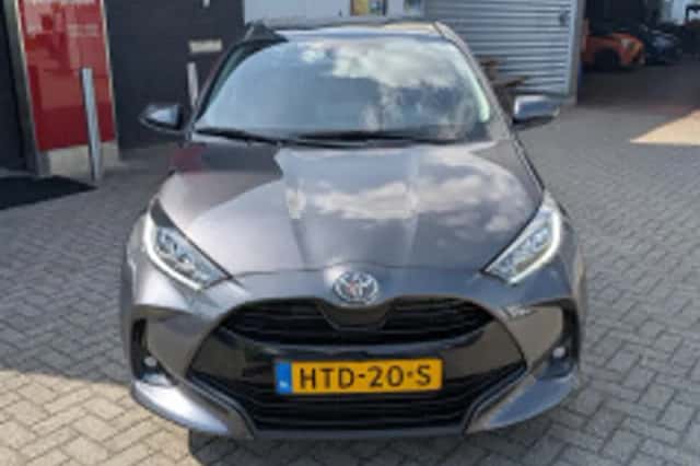 Toyota Yaris (2025) thumbnail 3