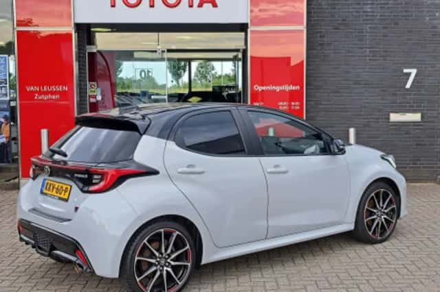 Toyota Yaris (2023) thumbnail 2