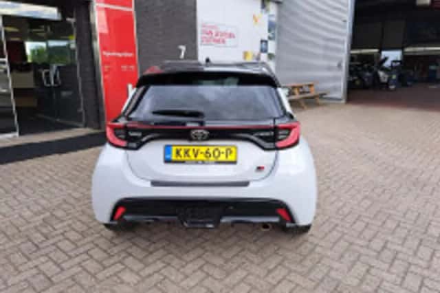 Toyota Yaris (2023) thumbnail 6