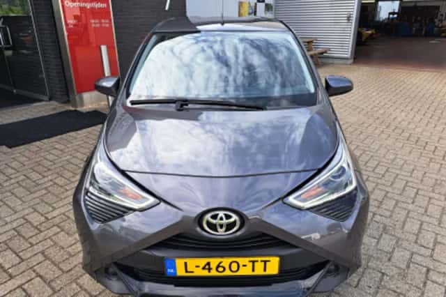Toyota Aygo (2021) thumbnail 2