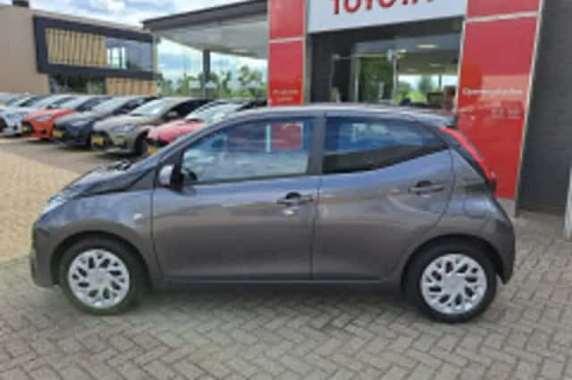 Toyota Aygo (2021) thumbnail 3