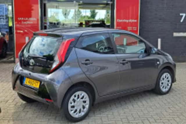 Toyota Aygo (2021) thumbnail 5