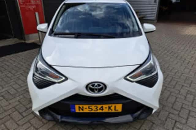 Toyota Aygo (2021) thumbnail 3