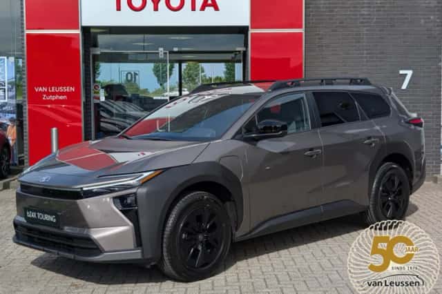 Toyota bZ4X (2026) thumbnail 1