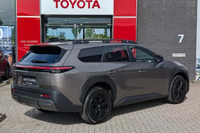 Toyota bZ4X (2026) thumbnail 2