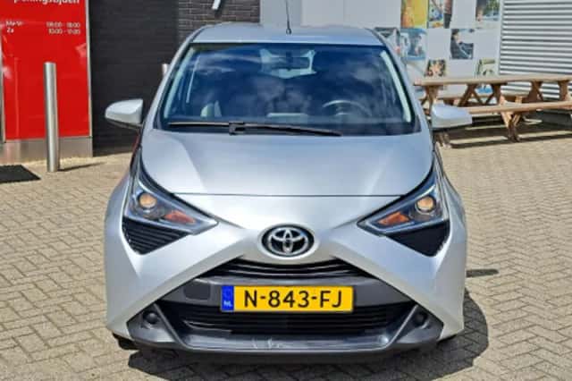 Toyota Aygo (2021) thumbnail 2