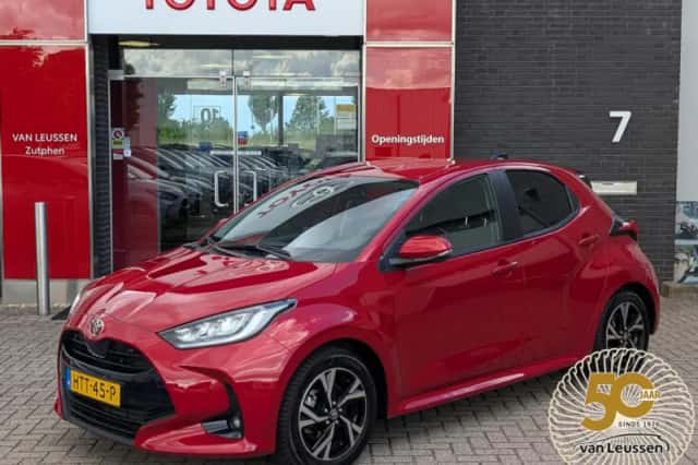 Toyota Yaris (2025) thumbnail 1