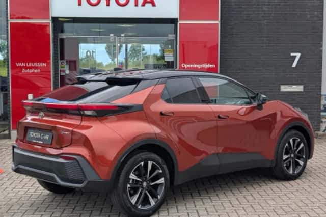 Toyota C hr (2026) thumbnail 2