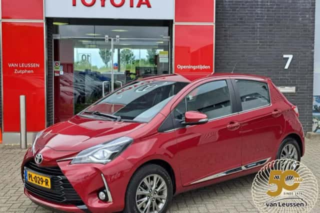 Toyota Yaris (2017) thumbnail 1