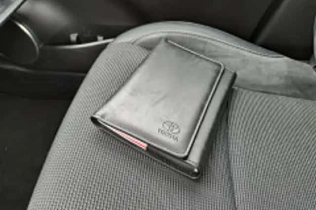 Toyota Yaris (2017) thumbnail 3