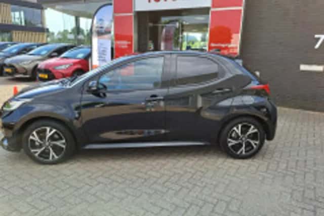 Toyota Yaris (2025) thumbnail 3