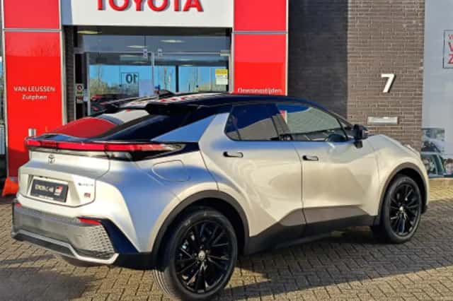 Toyota C hr (2026) thumbnail 2