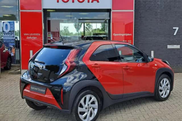 Toyota Aygo X (2022) thumbnail 2