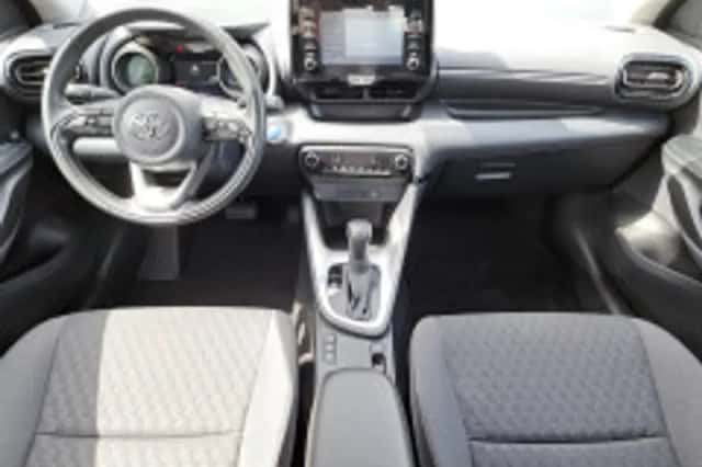 Toyota Yaris (2023) thumbnail 4