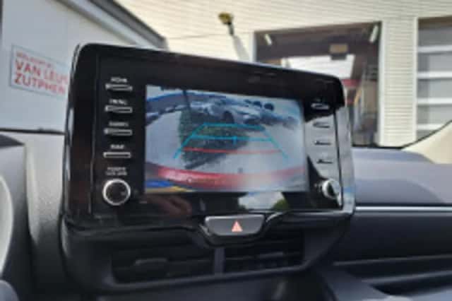 Toyota Yaris (2023) thumbnail 5
