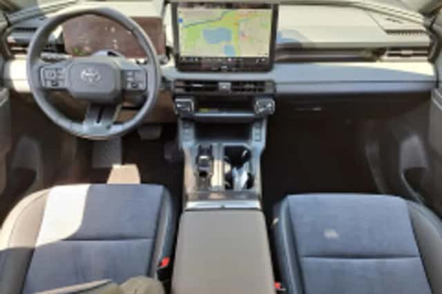 Toyota RAV4 (2026) thumbnail 3