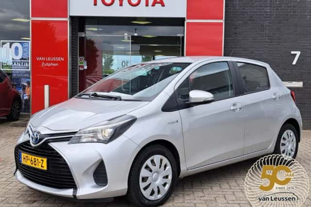 Toyota Yaris (2016) thumbnail 1