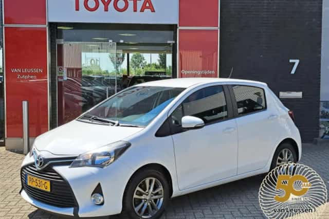 Toyota Yaris (2014) thumbnail 1
