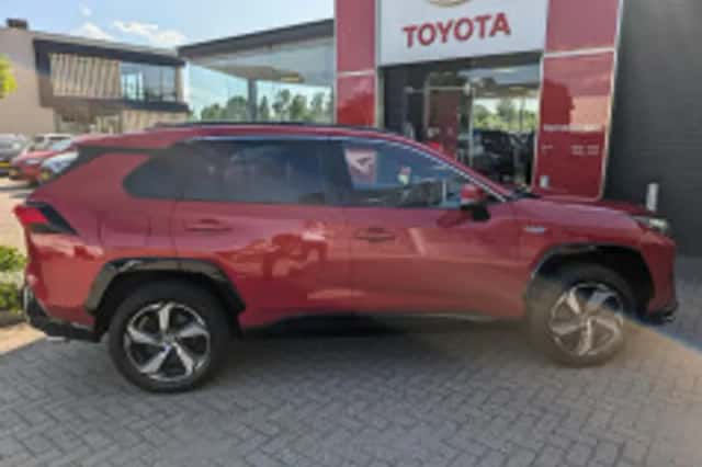 Toyota RAV4 (2022) thumbnail 5