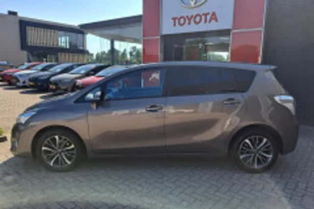 Toyota Verso (2016) thumbnail 4