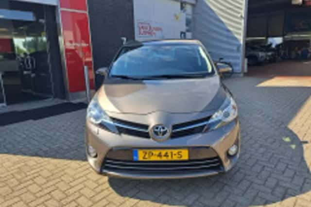 Toyota Verso (2016) thumbnail 6