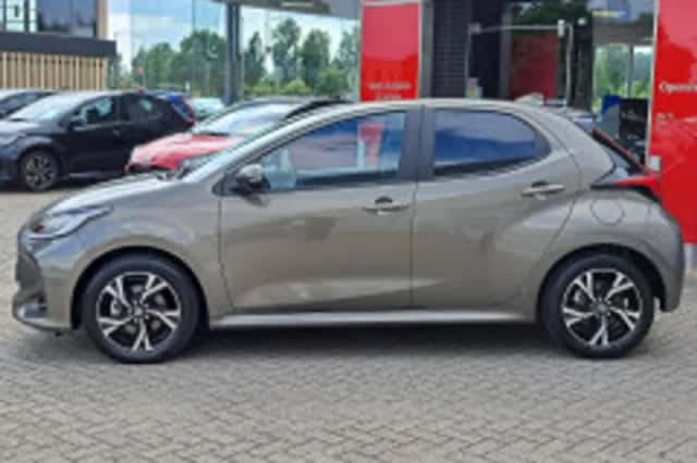 Toyota Yaris (2025) thumbnail 4