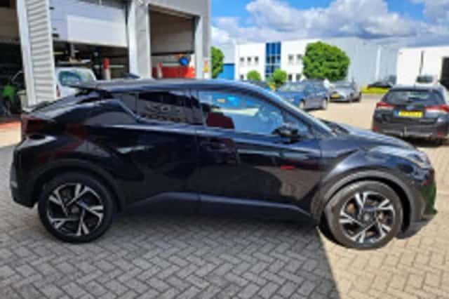 Toyota C hr (2022) thumbnail 4