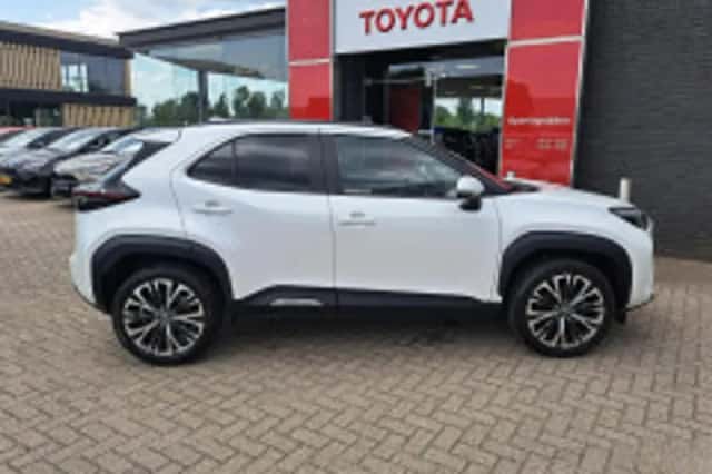 Toyota Yaris Cross (2023) thumbnail 4