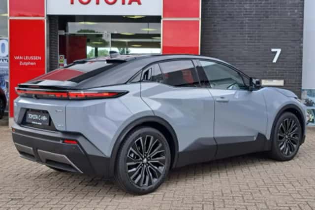 Toyota C hr (2026) thumbnail 2